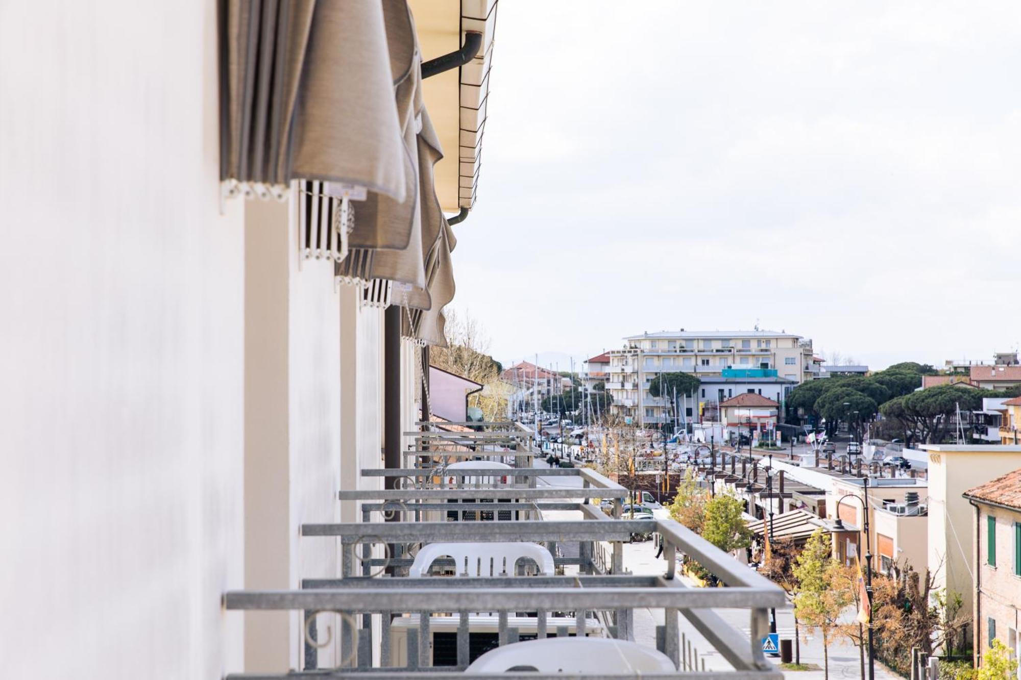 Hotel al Faro Cervia Esterno foto