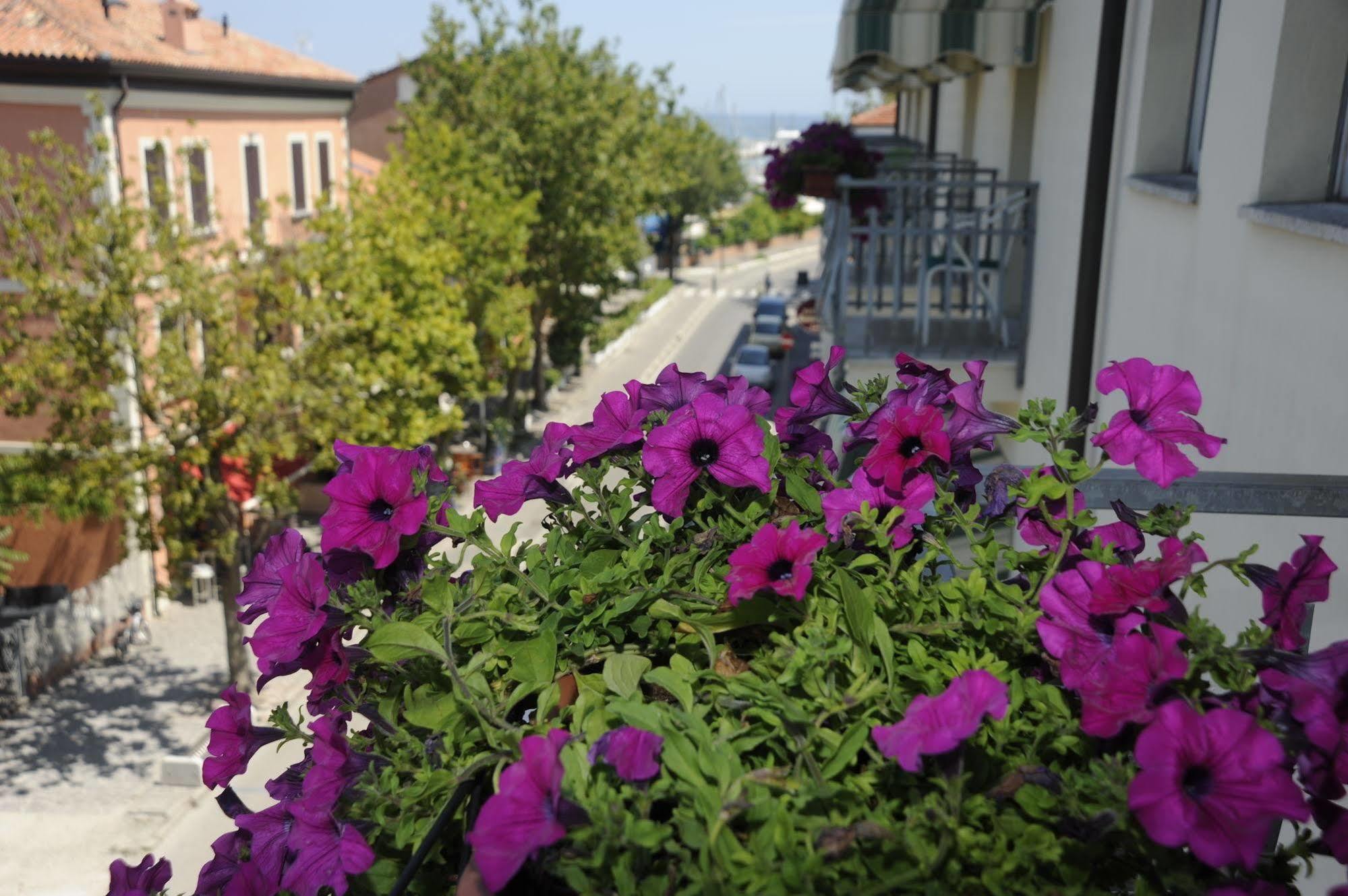 Hotel al Faro Cervia Esterno foto
