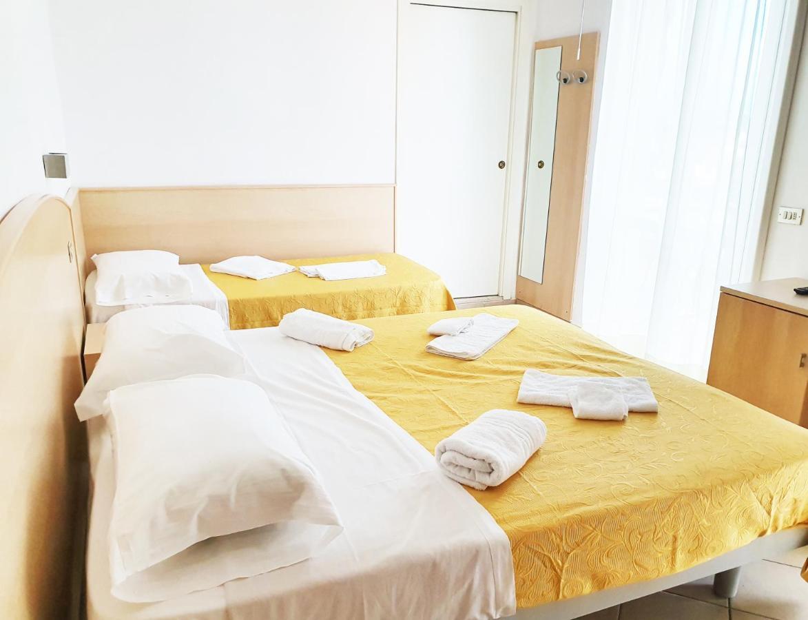 Hotel al Faro Cervia Esterno foto
