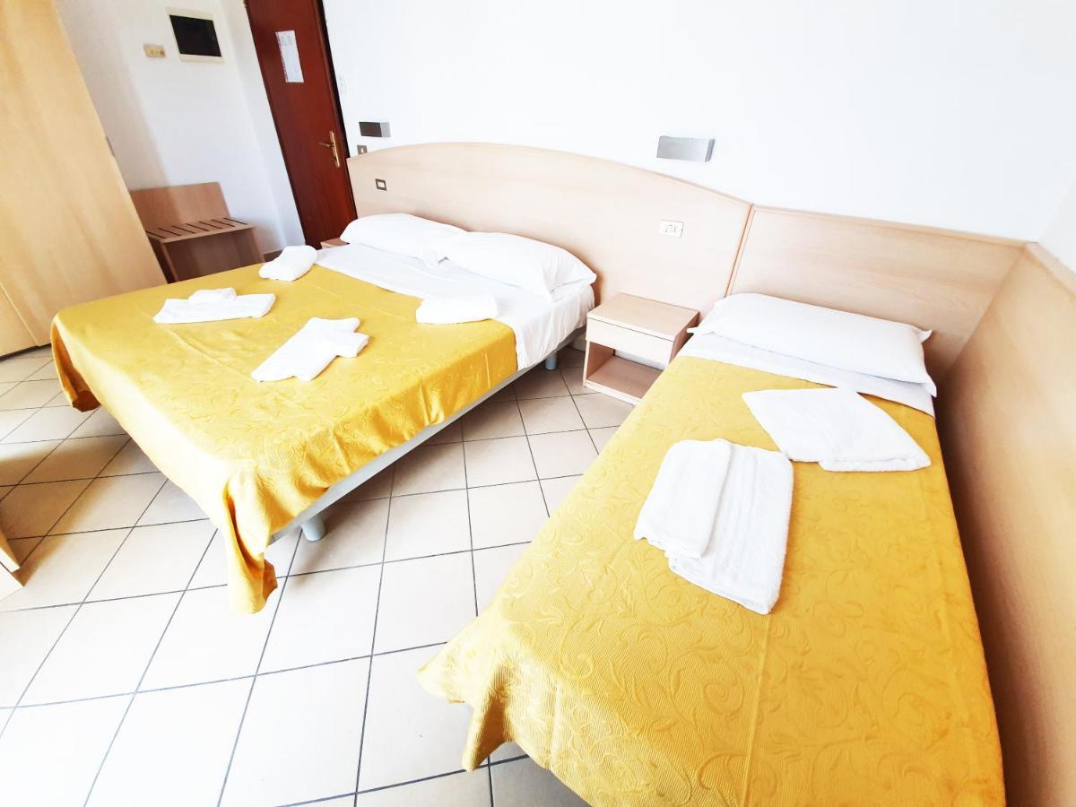 Hotel al Faro Cervia Esterno foto